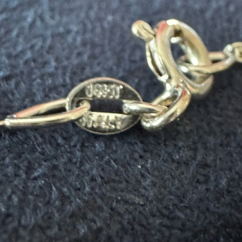 14k White Gold Mountain Outline Necklace 18” - Picture 6 of 15